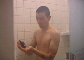 Amateur Dan Shower Jacking